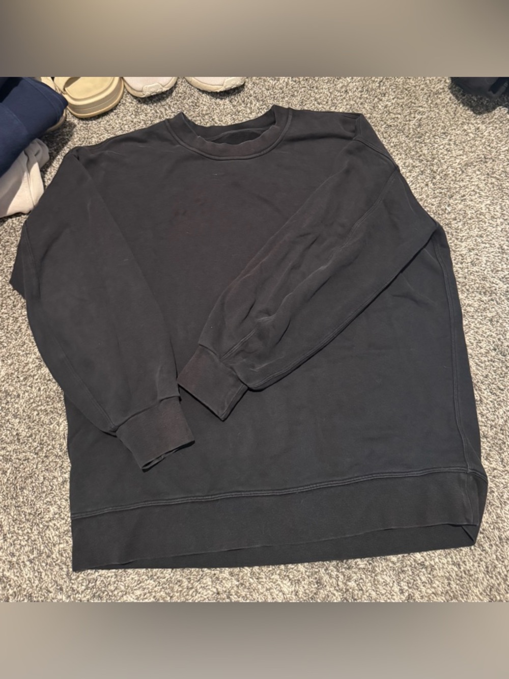 lululemon athletica women’s Black Crewneck Sweatshirt